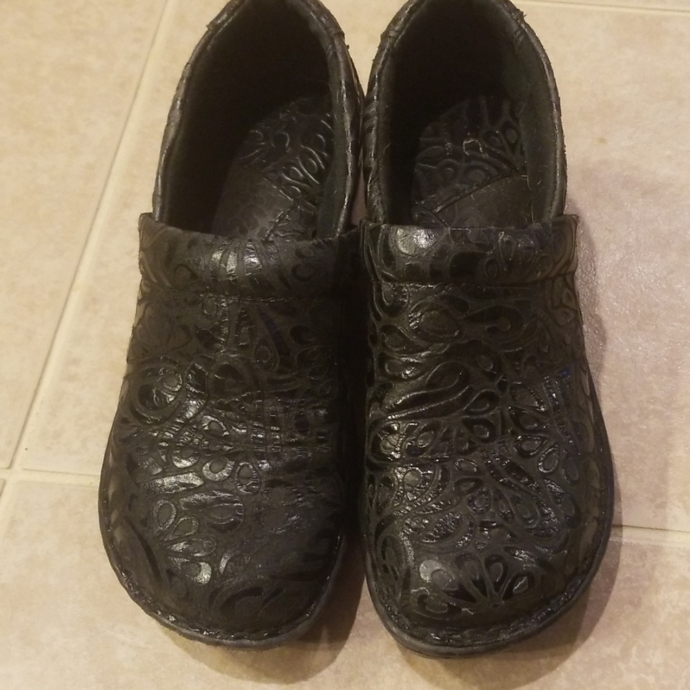 Black b.o.c. shoes